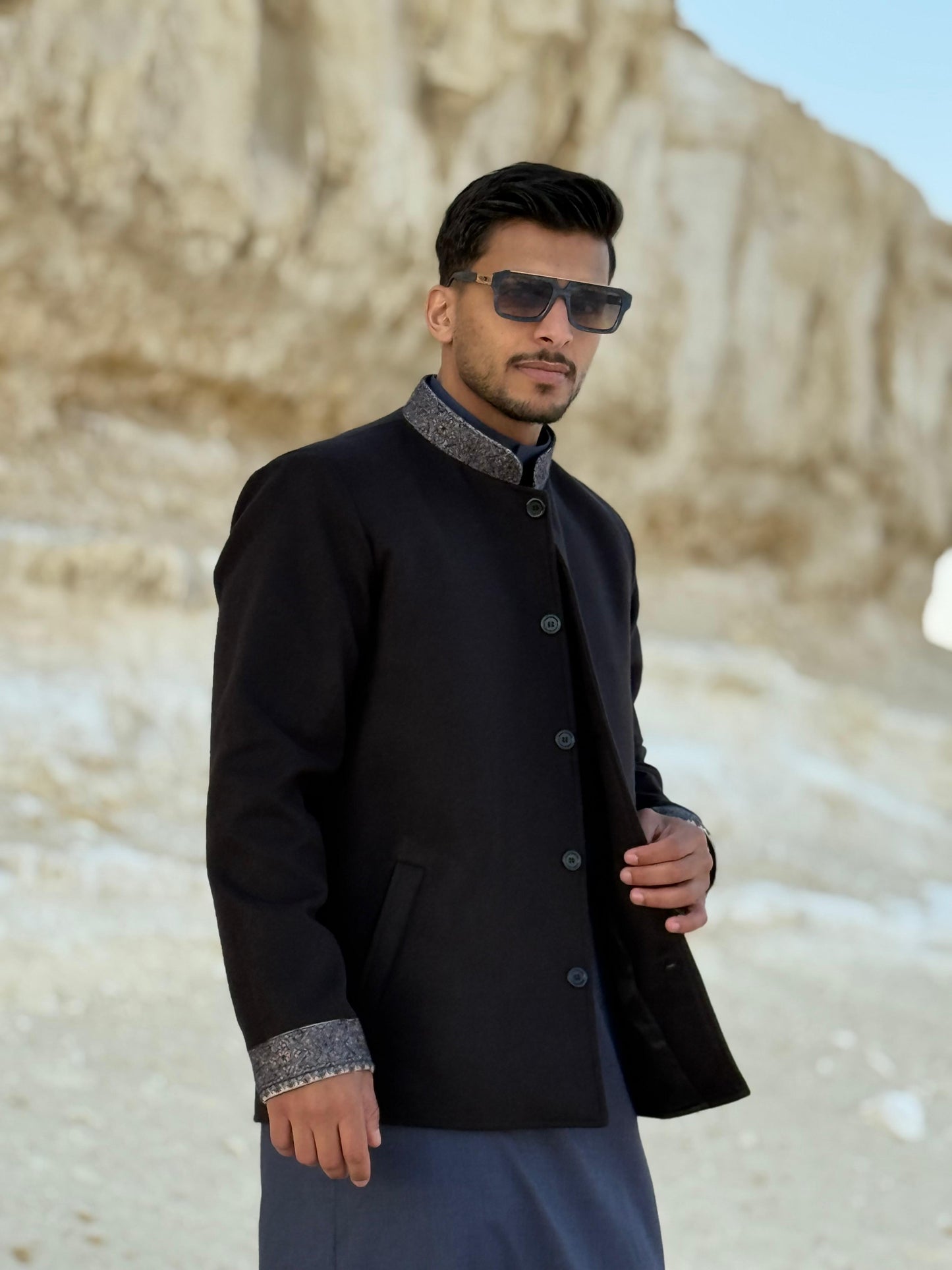 جاكيت الشال - جابنيز ( أسود )