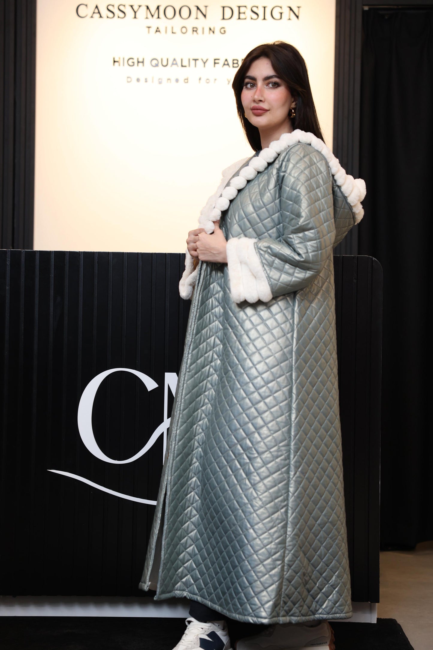 عباية شتوية مستوحاة من شانيل